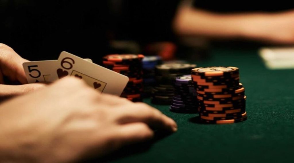 Fold trong chiến lược Poker?